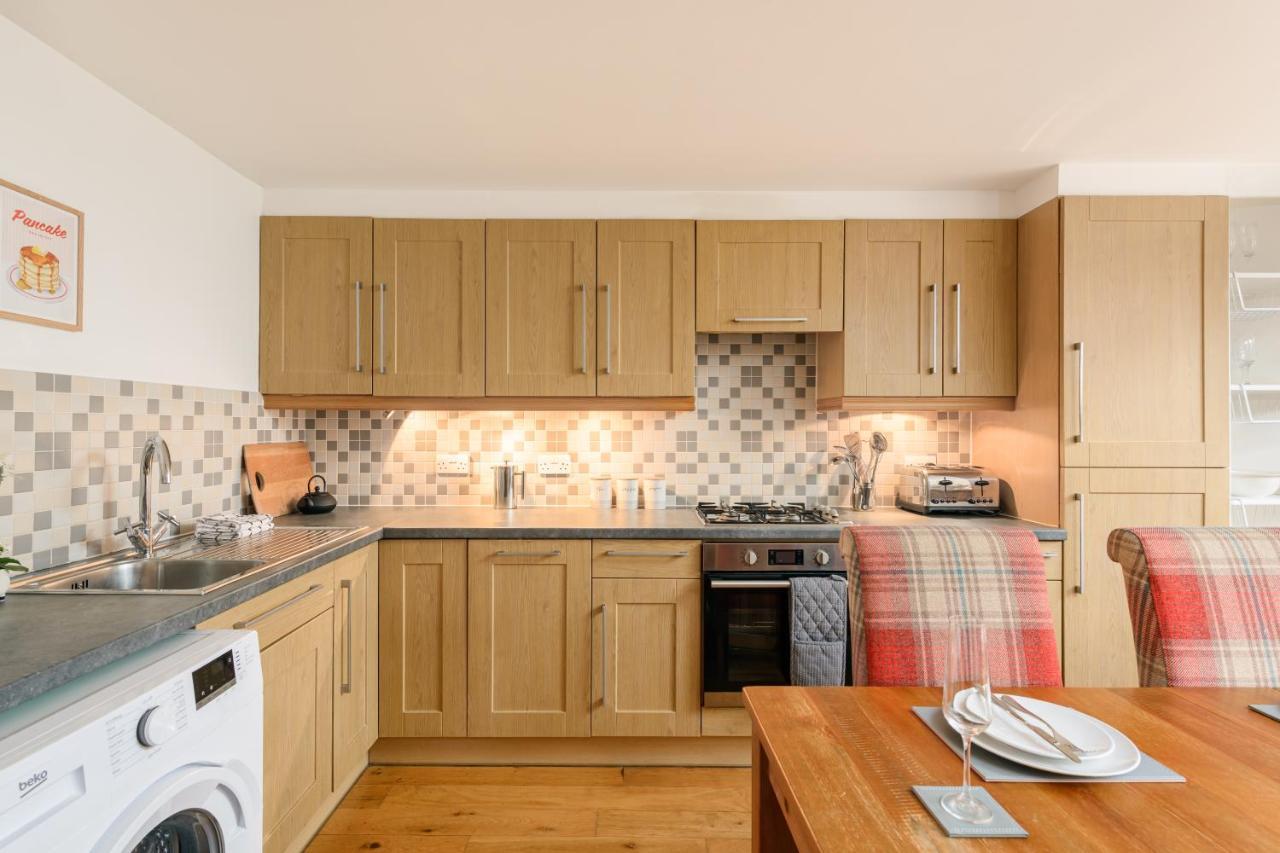 2Br New Town Garden Apartment เอดินบะระ ภายนอก รูปภาพ